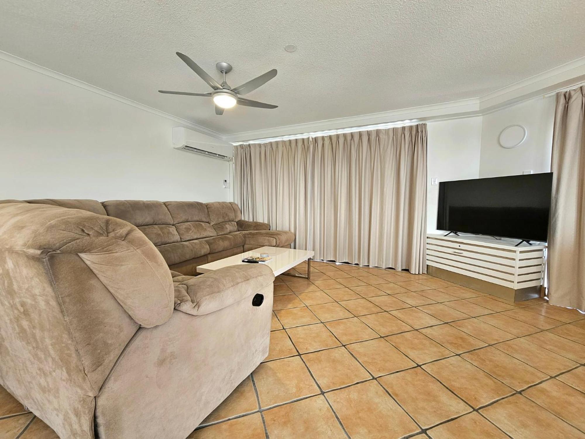קולום ביץ' Deluxe Two Bedroom Apartment With Ocean Views מראה חיצוני תמונה