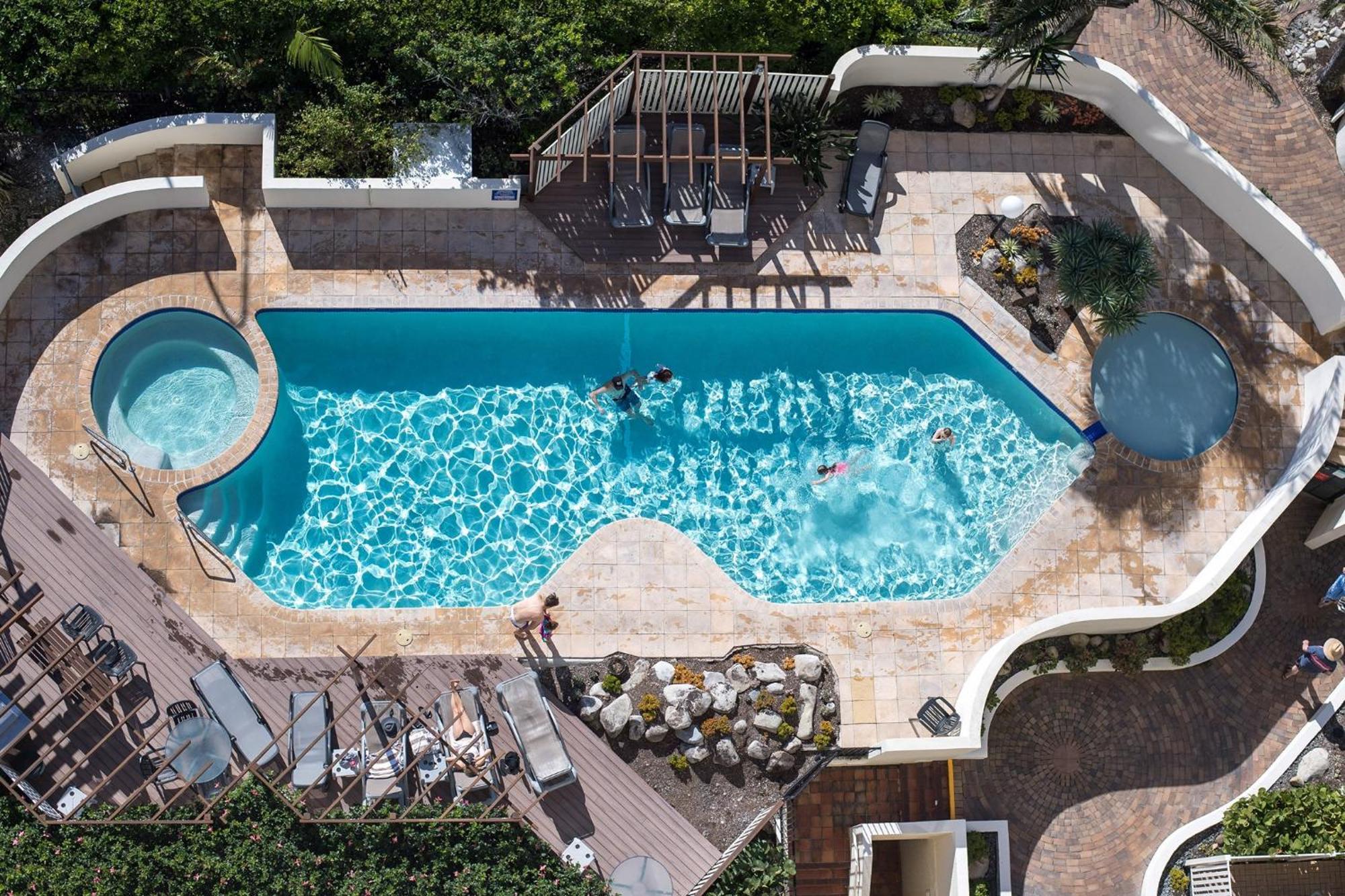 קולום ביץ' Deluxe Two Bedroom Apartment With Ocean Views מראה חיצוני תמונה